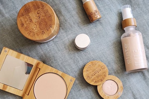 ![Makeup packaging environmental impact, makeup packaging, environmental effect](https://jinlinpackaging.com/wp-content/uploads/2024/05/How-Does-Makeup-Packaging-Affect-the-Environment.jpg "Makeup Packaging and Environment")