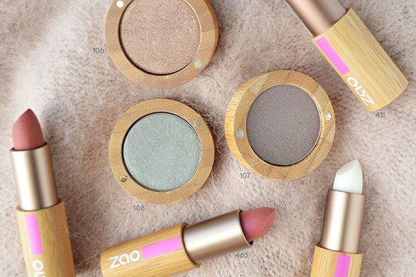 ![Packaging influence on cosmetic sales, cosmetic packaging, sales impact](https://jinlinpackaging.com/wp-content/uploads/2024/05/How-Packaging-Influences-Sales-in-the-Cosmetic-Industry.jpg "Packaging and Cosmetic Sales")