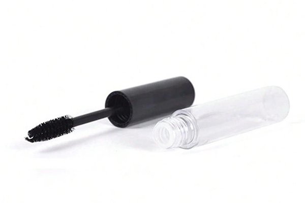 ![Cost Savings of Refillable Containers, affordable and sustainable makeup packaging](https://jinlinpackaging.com/wp-content/uploads/2024/06/How-Do-Refillable-Containers-Offer-Cost-Savings-for-Consumers-and-Brands.jpg "Cost savings refillable containers")