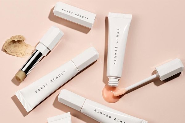 ![What are the key factors to consider when choosing a makeup packaging company](https://jinlinpackaging.com/wp-content/uploads/2024/09/What-are-the-Key-Factors-to-Consider-When-Choosing-a-Makeup-Packaging-Company.jpg "Choosing makeup packaging company")