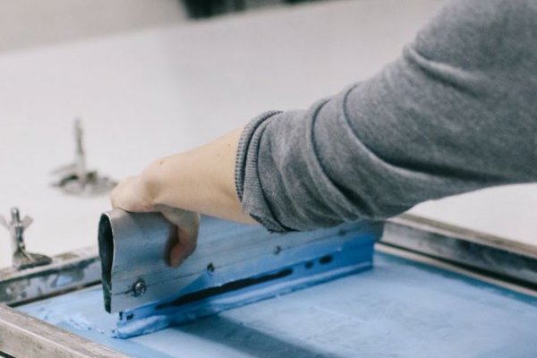 ![Silk screen printing, Advantages and limitations](https://jinlinpackaging.com/wp-content/uploads/2024/11/Advantages-and-Limitations-of-Silk-Screen-Printing.jpg "Silk Screen, Advantages Limitations")