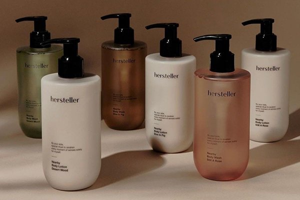![Challenges in transitioning to eco-friendly packaging, image showing cosmetics packaging hurdles](https://jinlinpackaging.com/wp-content/uploads/2024/11/Challenges-in-Transitioning-to-Eco-Friendly-Packaging-for-Cosmetics.jpg "Eco-friendly packaging challenges")