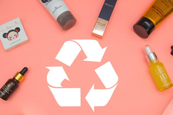 ![Common makeup materials, recycling methods](https://jinlinpackaging.com/wp-content/uploads/2024/11/Common-Makeup-Container-Materials-and-Their-Recycling-Methods.jpg "Makeup container materials, recycling")