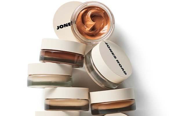![Common mistakes in makeup recycling, eco-errors](https://jinlinpackaging.com/wp-content/uploads/2024/11/Common-Mistakes-in-Makeup-Container-Recycling.jpg "Recycling mistakes, makeup containers")