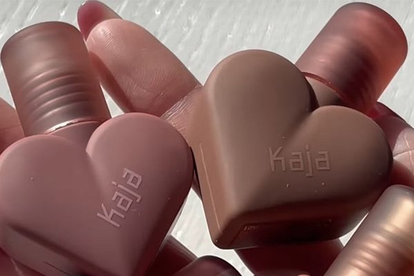 cosmetic packaging companies catering to global trends