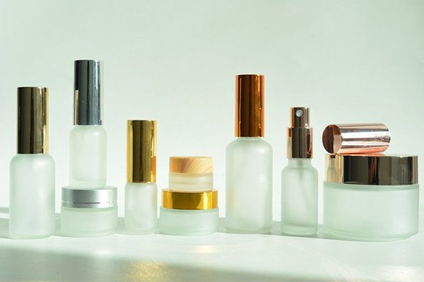 ![Glass jars, enhancing brand image with glass packaging](https://jinlinpackaging.com/wp-content/uploads/2024/11/How-Do-Glass-Jars-Elevate-Your-Brand-Image.jpg "glass jars brand image")