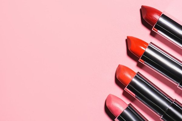 ![Assembly in Lipstick Tubes, Impact on functionality](https://jinlinpackaging.com/wp-content/uploads/2024/11/How-Does-Assembly-Impact-the-Functionality-of-Lipstick-Tubes.jpg "Assembly impact on lipstick tubes")
