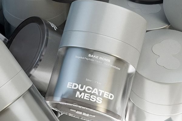 ![How an airless pump bottle works, technology behind the packaging](https://jinlinpackaging.com/wp-content/uploads/2024/11/How-Does-an-Airless-Pump-Bottle-Work.jpg "Airless pump mechanism")