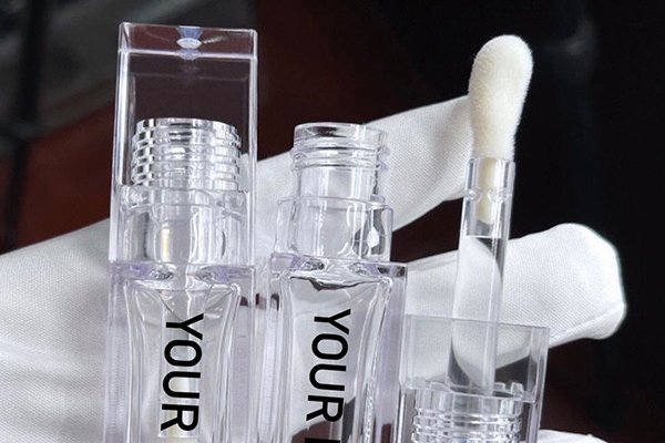 ![How to Choose the Best Material for Lip Gloss Tubes](https://jinlinpackaging.com/wp-content/uploads/2024/11/How-to-Choose-the-Best-Material-for-Your-Lip-Gloss-Tube-Packaging.jpg "Lip Gloss Tube, Material Selection")