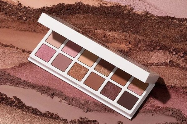 Designing custom empty eyeshadow palette packaging