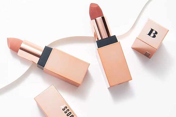 ![Quality Control in Lipstick Tube Production, Ensuring high standards](https://jinlinpackaging.com/wp-content/uploads/2024/11/How-to-Maintain-Quality-Control-in-Lipstick-Tube-Production.jpg "Maintaining quality in lipstick production")