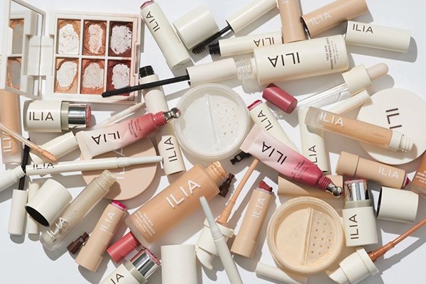![Participating in makeup recycling programs, sustainable beauty](https://jinlinpackaging.com/wp-content/uploads/2024/11/How-to-Participate-in-Makeup-Brand-Recycling-Programs.jpg "Makeup recycling programs, eco initiative")