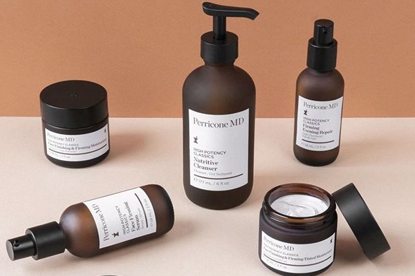 ![Minimalist luxury packaging, simple and elegant design](https://jinlinpackaging.com/wp-content/uploads/2024/11/Minimalist-Luxury-How-Simple-Designs-Are-Transforming-Packaging-for-Cosmetics.jpg "minimalist cosmetic packaging")