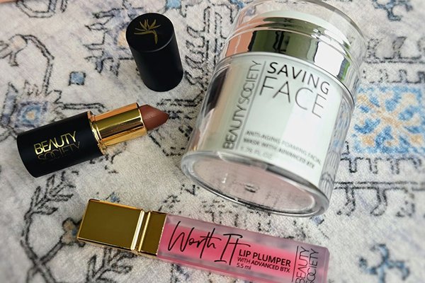 ![Sustainability and eco-friendly packaging for skincare](https://jinlinpackaging.com/wp-content/uploads/2024/11/Sustainability-and-Eco-friendly-Packaging.jpg "Eco-friendly packaging")