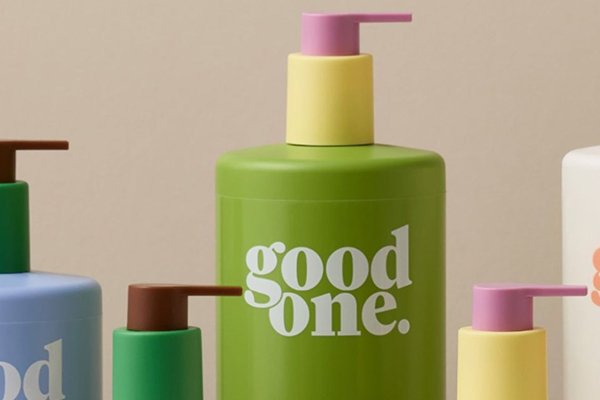 ![Lightweight advantage of plastic in cosmetic packaging](https://jinlinpackaging.com/wp-content/uploads/2024/11/The-Lightweight-Advantage-of-Plastic-in-Packaging-Cosmetics.jpg "Lightweight, Plastic Packaging, Cosmetics")
