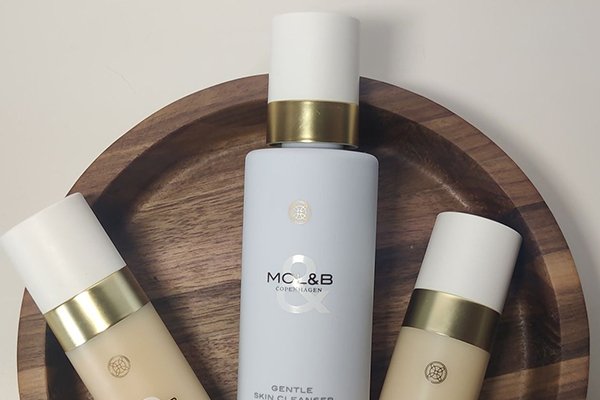 ![Transparent cosmetic packaging, clean and minimalist aesthetics](https://jinlinpackaging.com/wp-content/uploads/2024/11/Transparent-Packaging-for-Clean-Aesthetics.jpg "Transparent packaging")