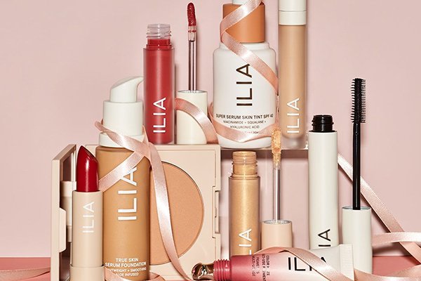 ![UV Coating vs Matte Coating Durability, Durability comparison](https://jinlinpackaging.com/wp-content/uploads/2024/11/UV-Coating-vs-Matte-Coating-Durability.jpg "Durability Comparison")