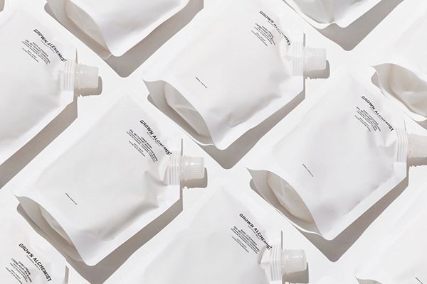![Refillable beauty packaging benefits](https://jinlinpackaging.com/wp-content/uploads/2024/11/What-Are-the-Advantages-of-Refillable-Beauty-Packaging.jpg "Refillable beauty packaging advantages")