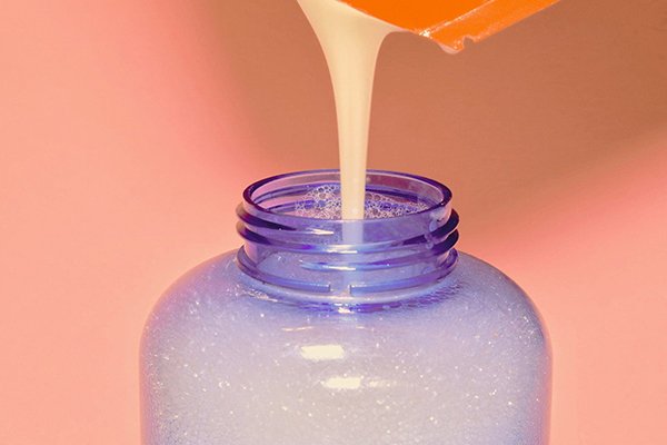 ![Refillable cosmetic packaging](https://jinlinpackaging.com/wp-content/uploads/2024/11/What-Are-the-Benefits-of-Refillable-Custom-Cosmetic-Packaging.jpg "Refillable cosmetic packaging benefits")