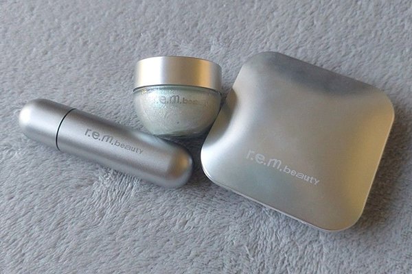 ![Metallization, Functional benefits in cosmetic packaging](https://jinlinpackaging.com/wp-content/uploads/2024/11/What-Are-the-Functional-Benefits-of-Metallization-in-Cosmetic-Packaging.jpg "Metallization, Functional Benefits")