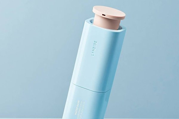 ![What can go in airless pump bottle, various products](https://jinlinpackaging.com/wp-content/uploads/2024/11/What-Can-You-Put-in-an-Airless-Pump-Bottle.jpg "Contents for airless pump bottle")