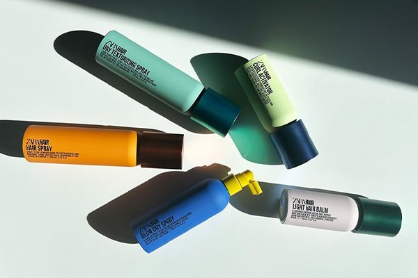 ![Customization options with cosmetic packaging manufacturer](https://jinlinpackaging.com/wp-content/uploads/2024/11/What-Customization-Options-Should-You-Explore-with-a-Cosmetic-Packaging-Manufacturer.jpg "Cosmetic packaging customization")