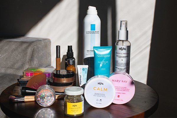 ![What makes a leading cosmetic packaging company](https://jinlinpackaging.com/wp-content/uploads/2024/11/What-Makes-a-Leading-Cosmetic-Packaging-Company.jpg "Cosmetic packaging company")
