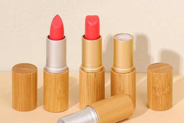 Wholesale eco-friendly lipstick tubes, sustainable packaging