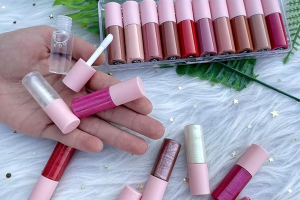 ![What is the production lead time for lip gloss tubes](https://jinlinpackaging.com/wp-content/uploads/2024/11/What-is-the-Production-Lead-Time-for-Lip-Gloss-Tubes.jpg "Lip gloss tube lead time")