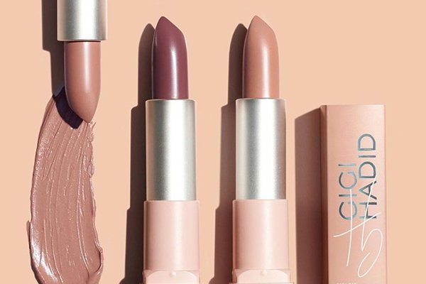 ![When glass lipstick tubes are the right option](https://jinlinpackaging.com/wp-content/uploads/2024/11/When-Are-Glass-Lipstick-Tubes-the-Right-Option.jpg "Glass lipstick tubes")