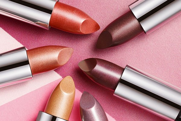 matte vs glossy lipstick longevity