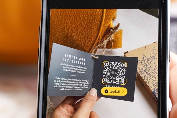 ![QR Codes in Beauty Packaging, Essential feature for cosmetics](https://jinlinpackaging.com/wp-content/uploads/2024/11/Why-Are-QR-Codes-Becoming-Essential-in-Beauty-Packaging.jpg "QR codes in beauty packaging")