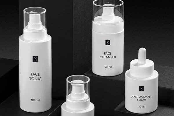 ![UV-coated containers, benefits of UV coating in packaging](https://jinlinpackaging.com/wp-content/uploads/2024/11/Why-Opt-for-UV-Coated-Containers.jpg "UV-coated containers benefits")