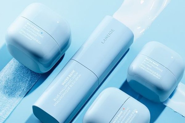 ![Common applications of plastic injection molding in cosmetic packaging, showcasing product designs](https://jinlinpackaging.com/wp-content/uploads/2024/12/Common-Applications-of-Plastic-Injection-Molding-in-Cosmetic-Packaging.jpg "Plastic molding applications")