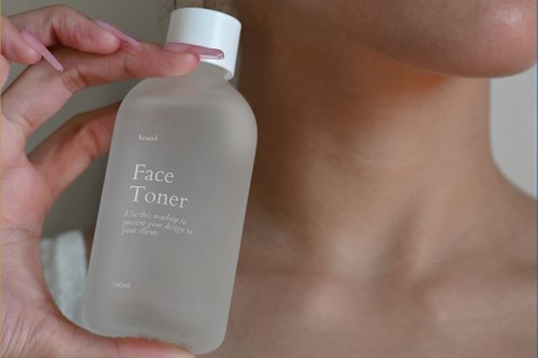 ![Frosted cosmetic packaging with sleek design](https://jinlinpackaging.com/wp-content/uploads/2024/12/Frosting-Enhances-Elegant-Cosmetic-Packaging-2.jpg "Sleek frosted design")
