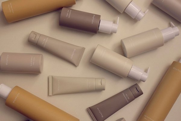 ![Balancing quality and cost in skincare packaging, cost-effective yet high-quality skincare packaging solutions](https://jinlinpackaging.com/wp-content/uploads/2024/12/How-Can-You-Balance-Quality-and-Cost-in-Skincare-Packaging.jpg "quality and cost balance")