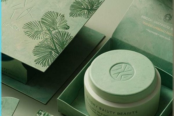 Sustainable and eco-friendly skincare packaging colors, green and natural hues