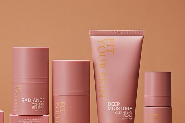 ![Types of skincare packaging, various skincare packaging options including bottles, jars, tubes](https://jinlinpackaging.com/wp-content/uploads/2024/12/Types-of-Skincare-Packaging-We-Offer.jpg "skincare packaging options")