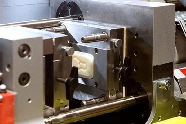 ![Challenges in plastic injection molding, production issues](https://jinlinpackaging.com/wp-content/uploads/2024/12/What-Are-the-Challenges-in-Plastic-Injection-Molding.jpg "Injection molding challenges")