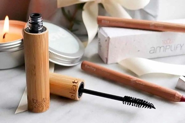 ![Eco-friendly mascara packaging, sustainable design with recyclable materials](https://jinlinpackaging.com/wp-content/uploads/2025/03/How-to-Ensure-Your-Mascara-Packaging-Is-Eco-Friendly.jpg "Eco-friendly Mascara Packaging")