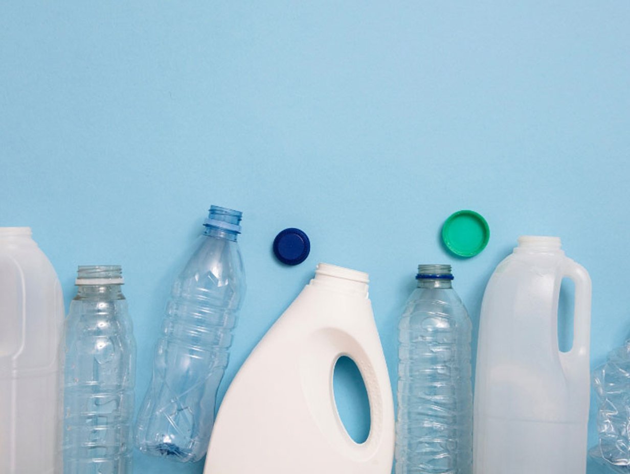 ![PET vs HDPE plastic comparison, key differences explained](https://jinlinpackaging.com/wp-content/uploads/2025/03/Is-PET-the-same-as-HDPE.jpg "PET vs HDPE")  