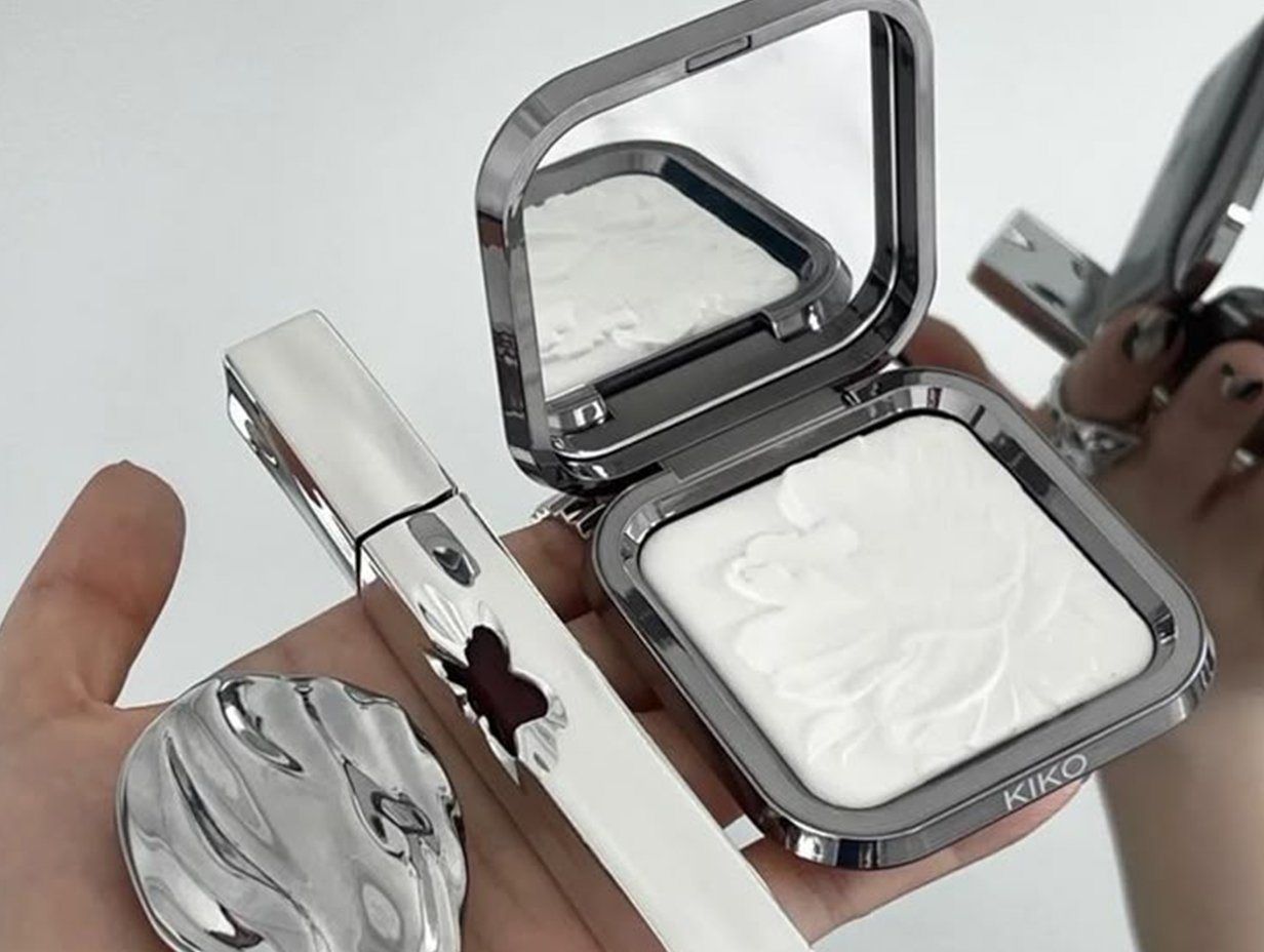 ![Future trends in cosmetic packaging finishes, innovative design](https://jinlinpackaging.com/wp-content/uploads/2025/03/What-Are-the-Future-Trends-in-Cosmetic-Packaging-Finishes.jpg "Future Trends")