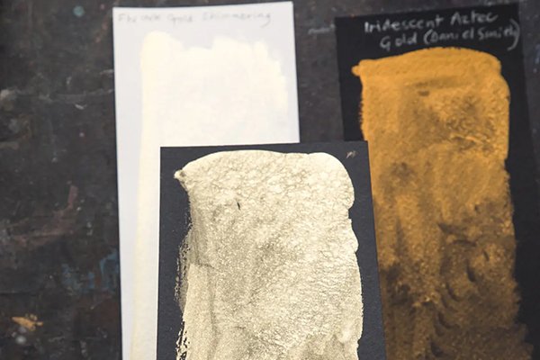 ![Pearlescent vs iridescent, comparison of shimmering and color-shifting effects](https://jinlinpackaging.com/wp-content/uploads/2025/03/What-is-the-difference-between-pearlescent-and-iridescent.jpg "Pearlescent vs iridescent")  