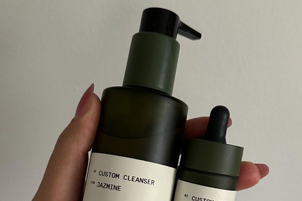 ![Importance of packaging in cosmetics, key factors and benefits](https://jinlinpackaging.com/wp-content/uploads/2025/03/Why-is-packaging-important-in-cosmetics-1.jpg "Cosmetic Packaging Importance")