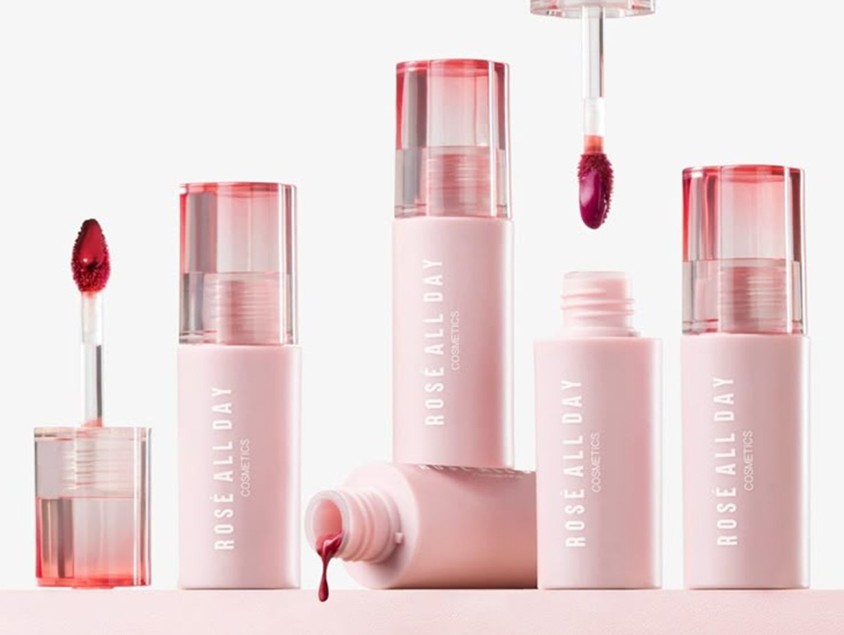 ![Luxury vs. Mass Market Packaging: Key Differentiators Defined](https://jinlinpackaging.com/wp-content/uploads/2025/04/What-Separates-Luxury-Packaging-From-Mass-Market.jpg "Luxury Packaging Key Differences")